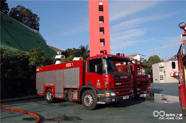 在香港消防開放日上展示的斯堪尼亞4系列消防車